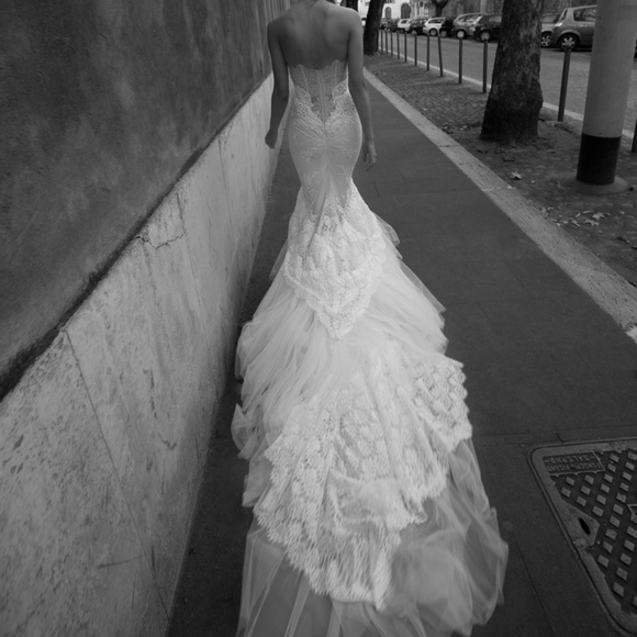 INBAL DROR wedding gown - Picture 3 of 12